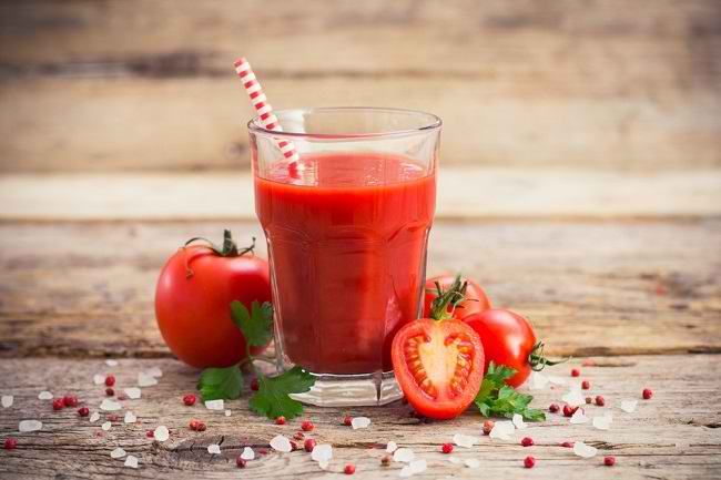 신체 건강을 위한 토마토 주스의 5가지 이점 알아보기