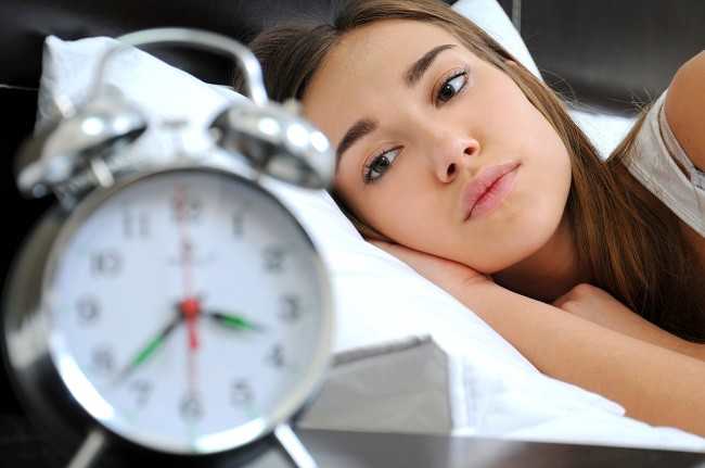9 דרכים להתגבר על נדודי שינה שאתה צריך לנסות