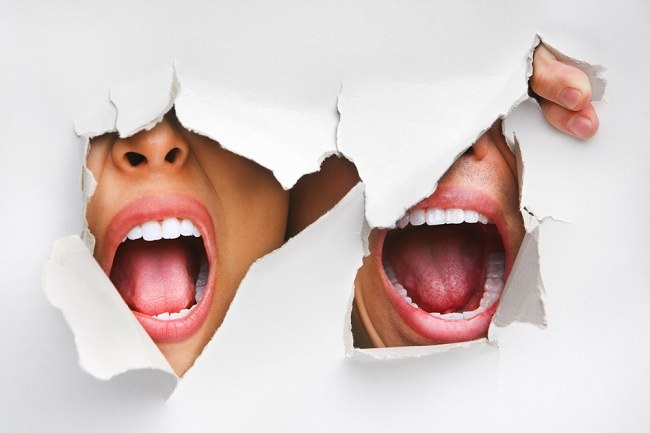 갈라진 치아의 다양한 원인과 극복 방법 알아보기