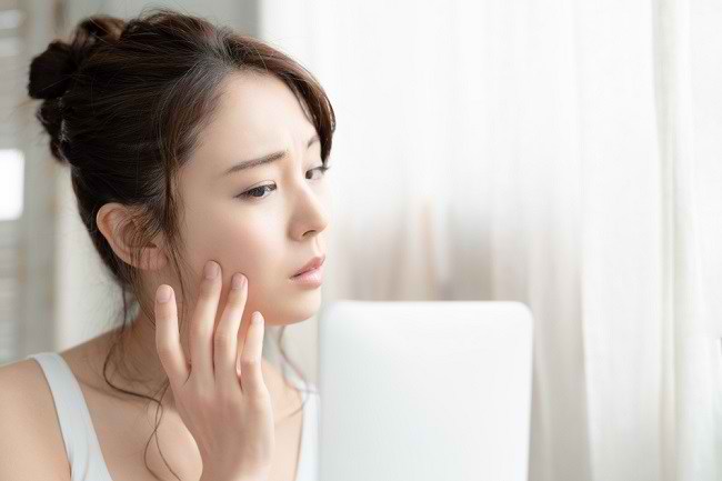 피부 노화를 유발할 수 있는 5가지 습관