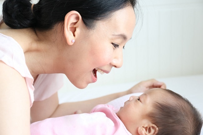1개월 아기: 부모의 목소리를 인식하기 시작