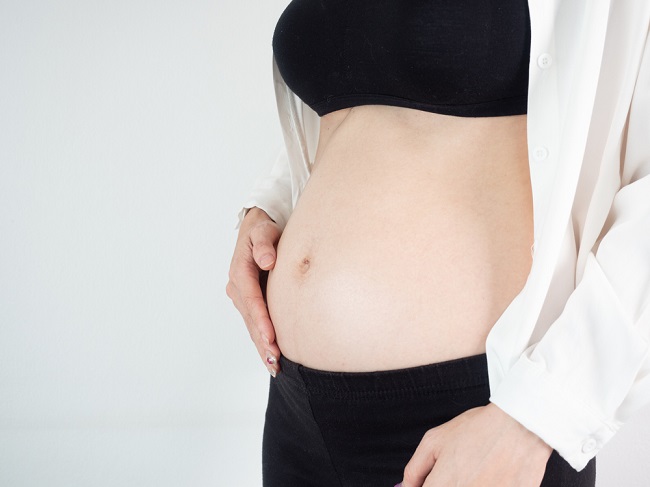 임신 4개월: 태아의 움직임이 느껴지기 시작함
