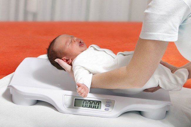 출생 시 비정상적인 아기 체중의 위험