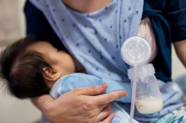 모유수유 감소의 원인과 이를 극복할 수 있는 솔루션