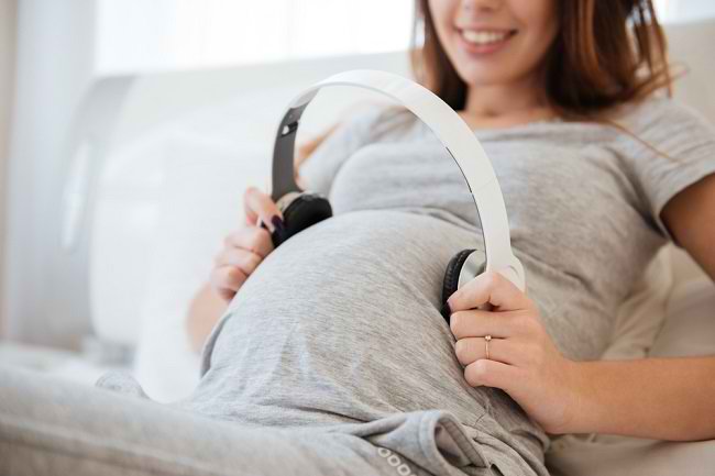 임신 6개월: 아기는 상호 작용할 수 있습니다.