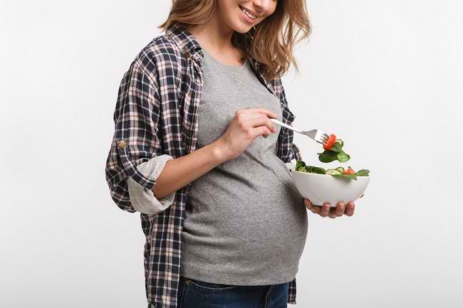 임신 중기 임산부를 위한 다양한 식품