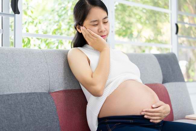 임신 중 잇몸이 붓는 원인과 예방법