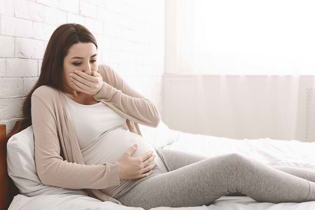 איך להיפטר מבחילות במהלך ההריון שכדאי לנסות