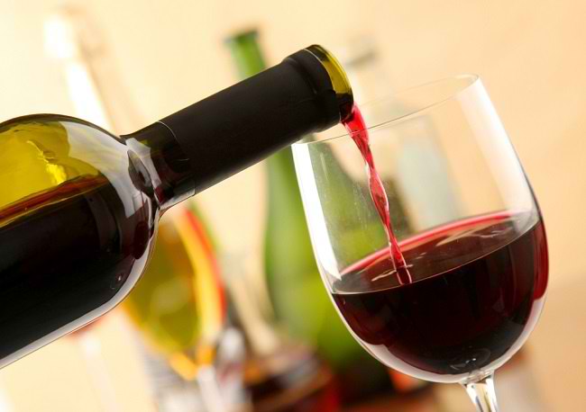 와인의 다양한 이점과 건강에 대한 위험