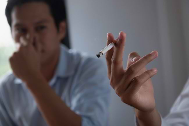 간접 흡연자의 위험과 예방 단계