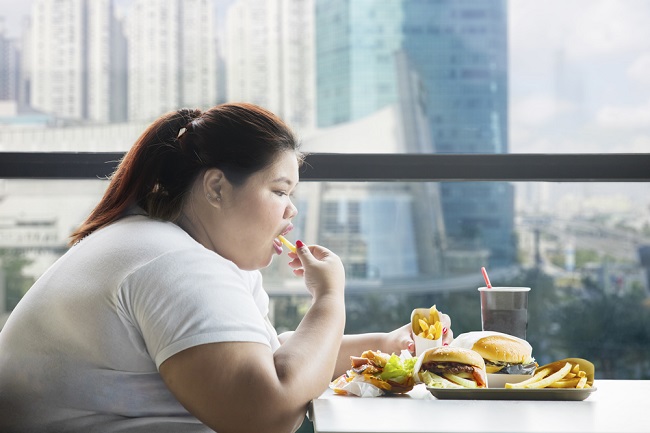 הפרעת אכילה מוגזמת: סימנים, גורמים וטיפולים