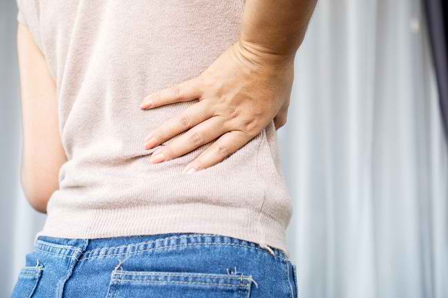 오른쪽 허리 통증의 6가지 원인
